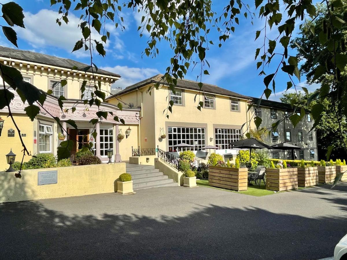 Reigate Manor Hotel Exterior photo
