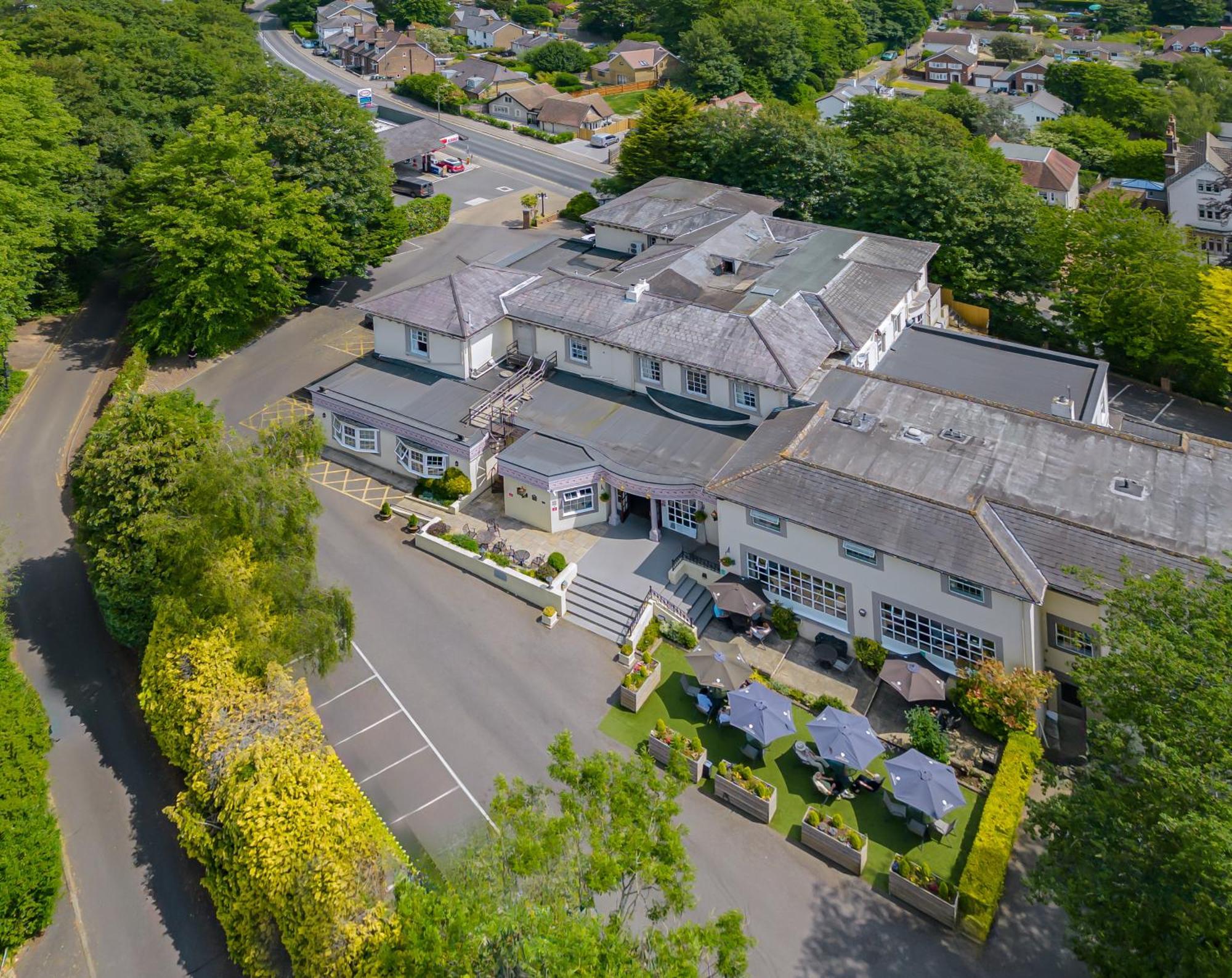 Reigate Manor Hotel Exterior photo