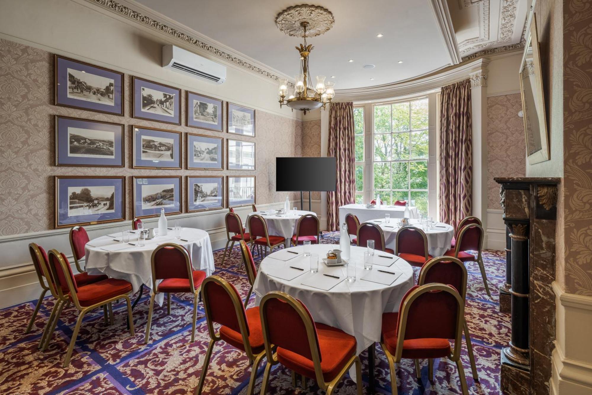 Reigate Manor Hotel Exterior photo