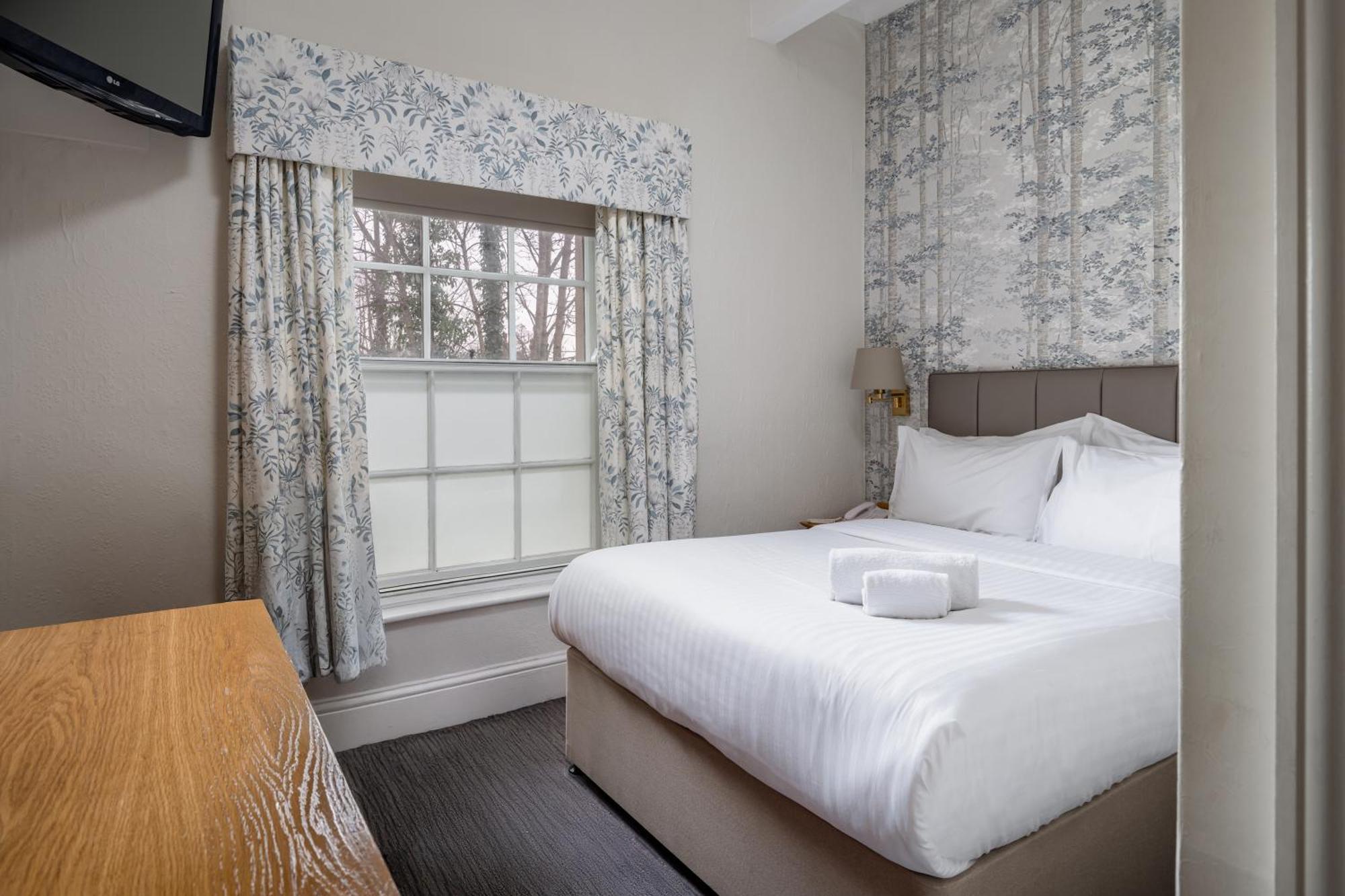 Reigate Manor Hotel Exterior photo