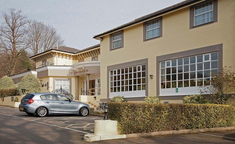 Reigate Manor Hotel Exterior photo
