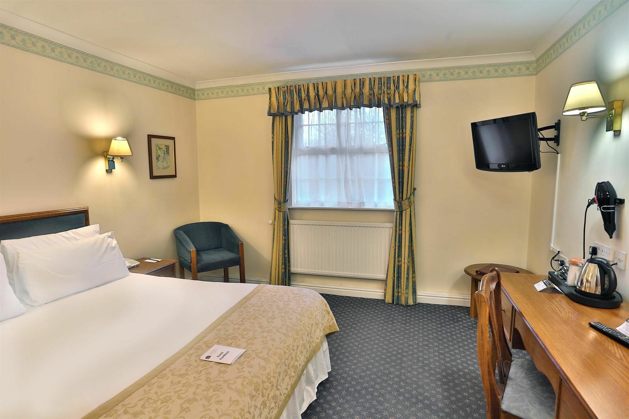 Reigate Manor Hotel Exterior photo