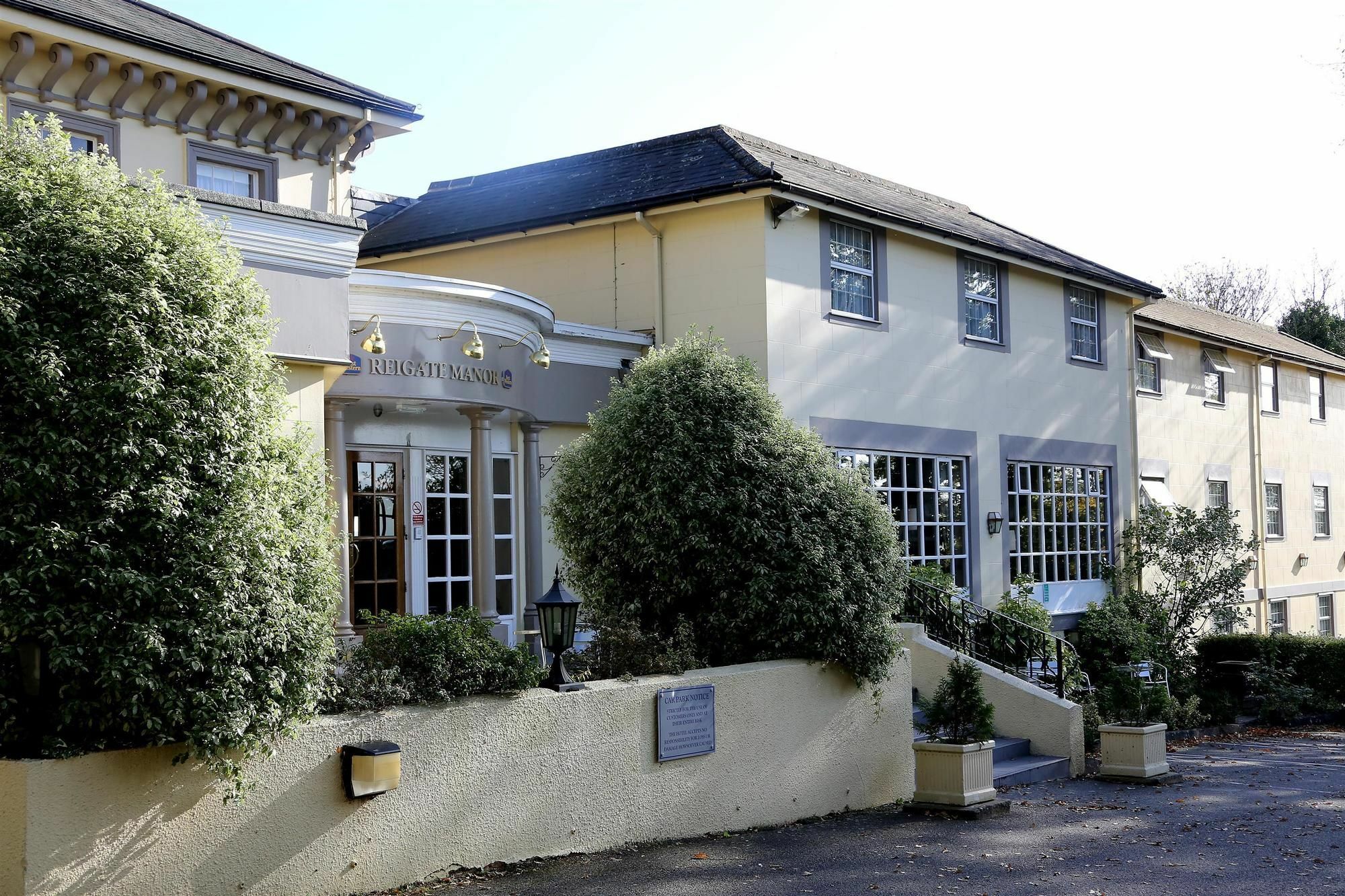 Reigate Manor Hotel Exterior photo