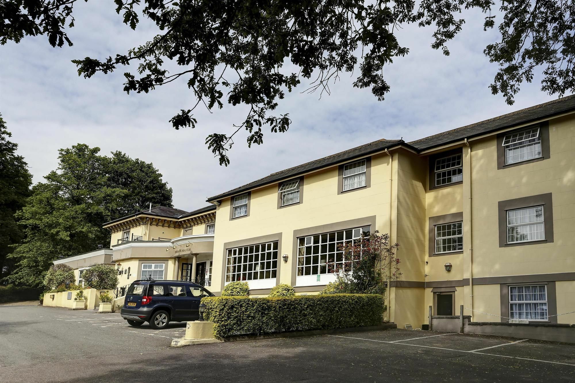 Reigate Manor Hotel Exterior photo